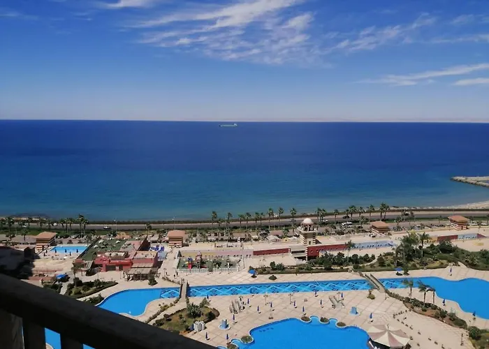 Penthouse 5 Bedrooms At Porto Sokna Pyramids Family Only شقة
