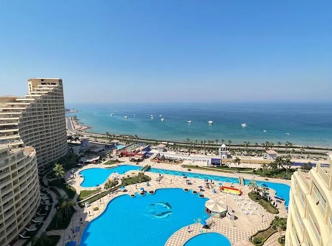 Penthouse 5 Bedrooms At Porto Sokna Pyramids Family Only
