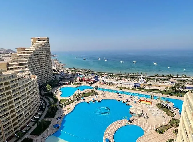Penthouse 5 Bedrooms At Porto Sokna Pyramids Family Only *