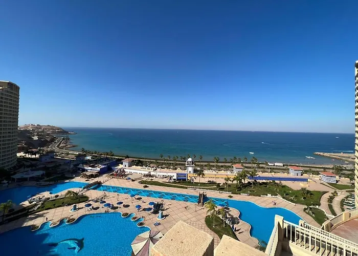 شقة Penthouse 5 Bedrooms At Porto Sokna Pyramids Family Only عين السخنة