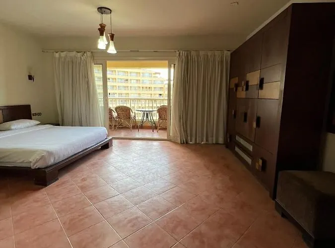 Penthouse 5 Bedrooms At Porto Sokna Pyramids Family Only * عين السخنة